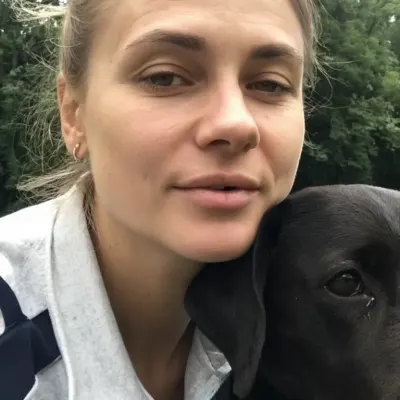 Оля